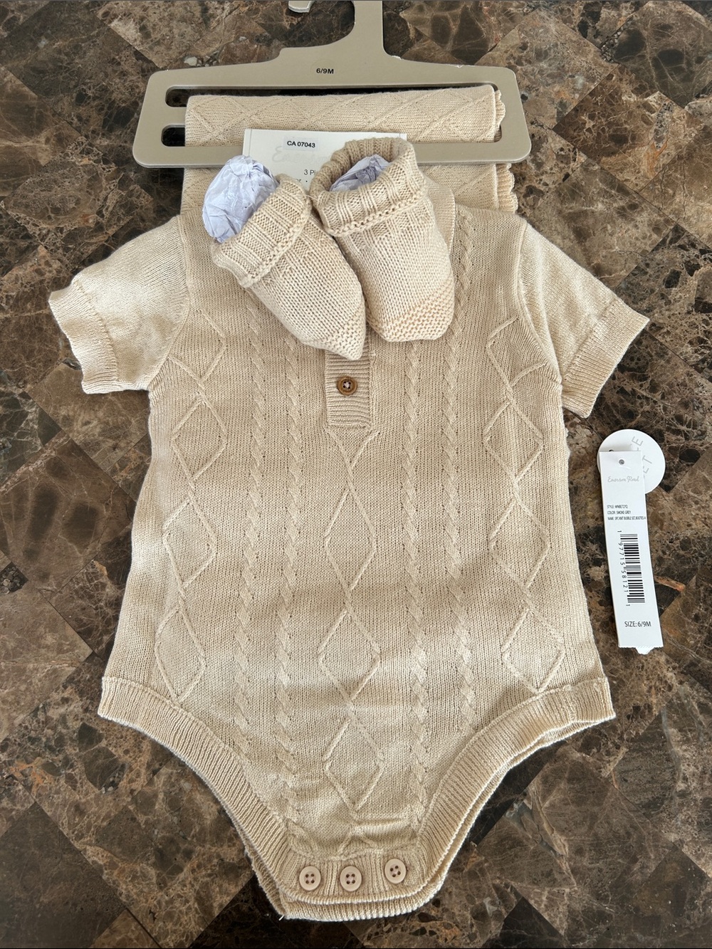 NWT 🆕 Cable Knit 3-piece Baby Set Beige for Photoshoot 6-9 months